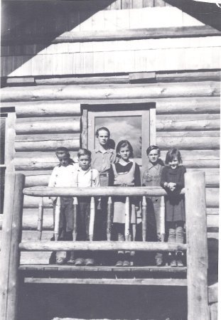 2010.2.6 New Lamb Creek School Class 1935