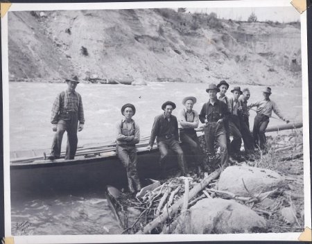 crew on bateau